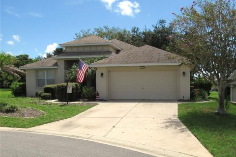 House in Tavares, Florida 3 bedrooms, 165.83 sq.m. № 2290615