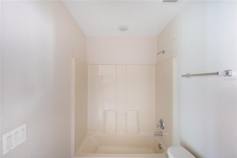 Duplex in Oviedo, Florida 3 bedrooms, 147.53 sq.m. № 1431873 - photo 12