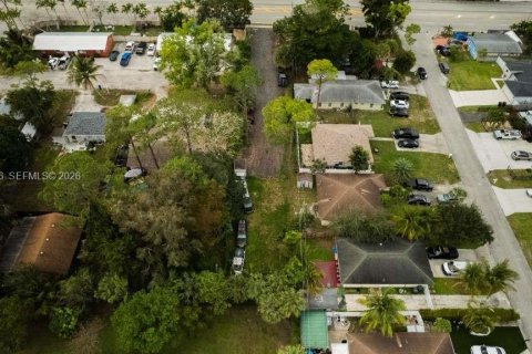 Immobilier commercial à vendre à Greenacres, Floride № 2004299 - photo 4