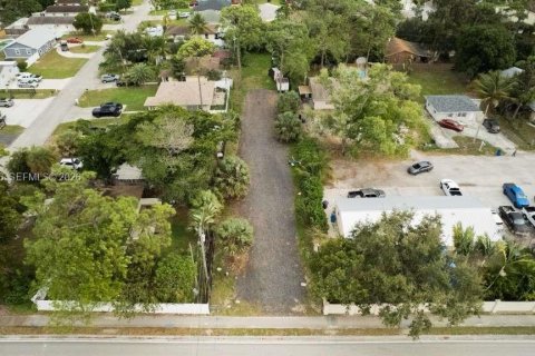 Immobilier commercial à vendre à Greenacres, Floride № 2004299 - photo 2