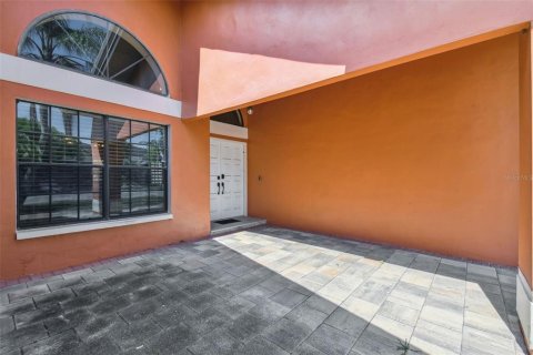 House in Tampa, Florida 4 bedrooms, 196.95 sq.m. № 1754818 - photo 11