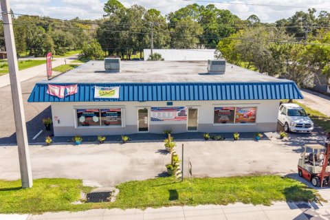 Immobilier commercial à vendre à Okeechobee, Floride № 2429678 - photo 2