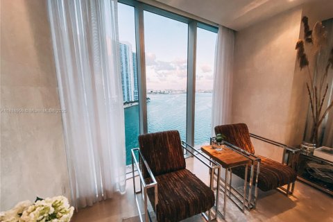 Copropriété à vendre à Miami, Floride: 3 chambres, 183.67 m2 № 1935659 - photo 18