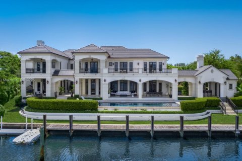 House in Coral Gables, Florida 8 bedrooms, 776.66 sq.m. № 1741323 - photo 30