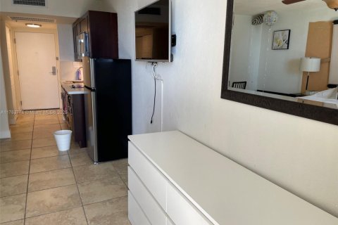 Copropriété à louer à Sunny Isles Beach, Floride: 33.44 m2 № 1934281 - photo 6