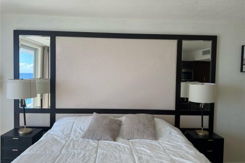 Copropriété à louer à Sunny Isles Beach, Floride: 33.44 m2 № 1934281 - photo 4