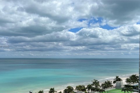 Studio à Condo à Sunny Isles Beach, Floride № 1934281