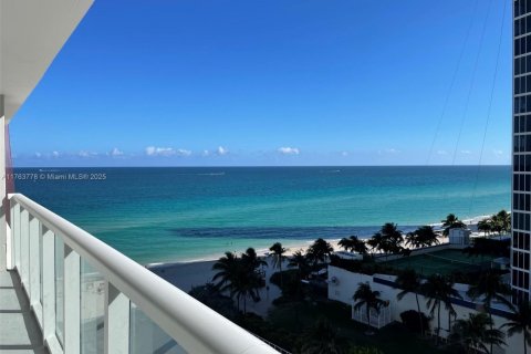 Copropriété à louer à Sunny Isles Beach, Floride: 33.44 m2 № 1934281 - photo 2