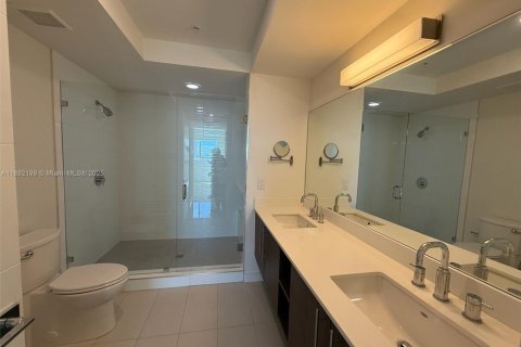 Снять в аренду кондоминиум в Дорал, Флорида 2 спальни, 104.98м2, № 1946357 - фото 9