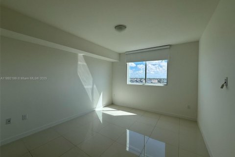 Снять в аренду кондоминиум в Дорал, Флорида 2 спальни, 104.98м2, № 1946357 - фото 6