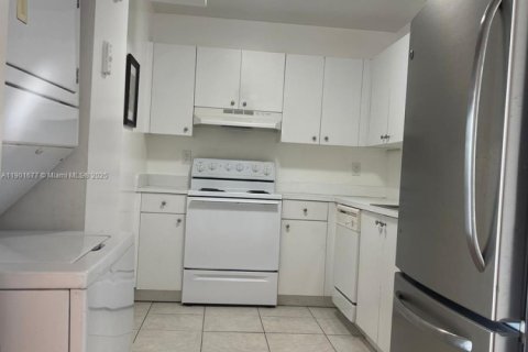 Condo in Miami, Florida, 2 bedrooms  № 1953218 - photo 23