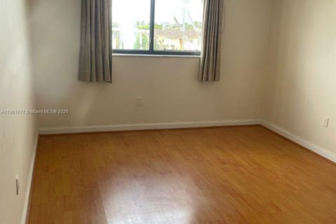 Condo in Miami, Florida, 2 bedrooms  № 1953218 - photo 7