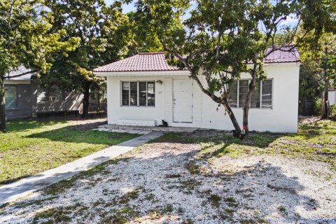 Commercial property in Fort Lauderdale, Florida 559.64 sq.m. № 2146627 - photo 8