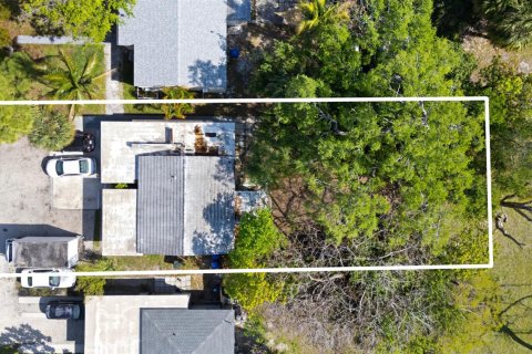 Commercial property in Fort Lauderdale, Florida 559.64 sq.m. № 2146627 - photo 15