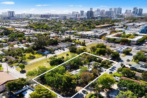 Commercial property in Fort Lauderdale, Florida 559.64 sq.m. № 2146627 - photo 4