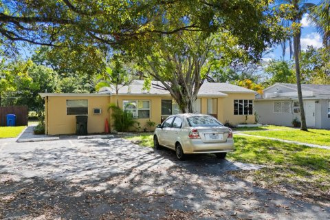 Commercial property in Fort Lauderdale, Florida 559.64 sq.m. № 2146627 - photo 17