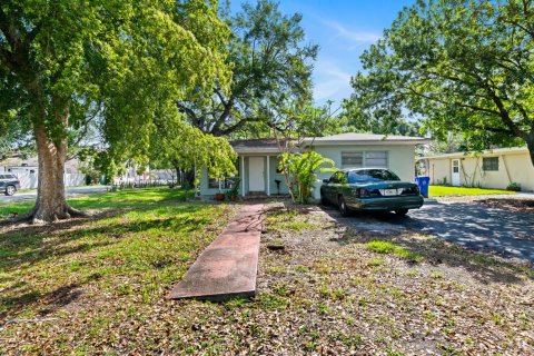 Commercial property in Fort Lauderdale, Florida 559.64 sq.m. № 2146627 - photo 20