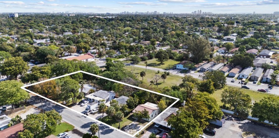 Commercial property in Fort Lauderdale, Florida 559.64 sq.m. № 2146627