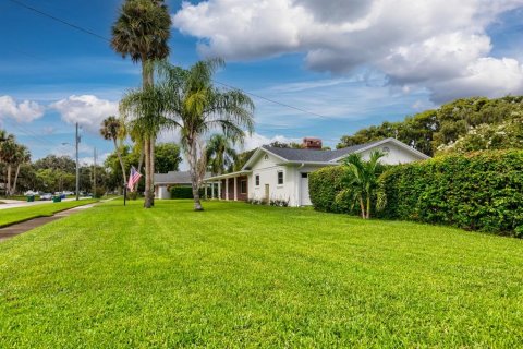 Casa en venta en Tavares, Florida, 3 dormitorios, 252.6 m2 № 1909903 - foto 3