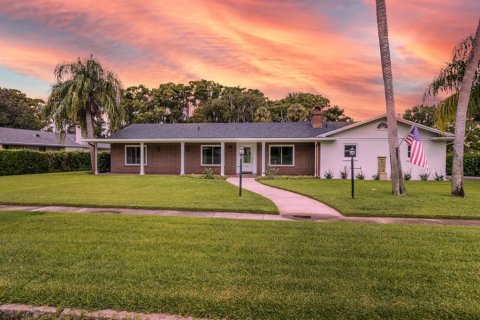 Casa en venta en Tavares, Florida, 3 dormitorios, 252.6 m2 № 1909903 - foto 1