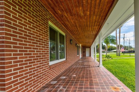 Casa en venta en Tavares, Florida, 3 dormitorios, 252.6 m2 № 1909903 - foto 4