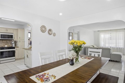 Villa ou maison à vendre à Hollywood, Floride: 3 chambres, 126.35 m2 № 1963253 - photo 11