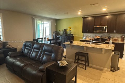 House in Clermont, Florida 3 bedrooms № 2244257 - photo 3