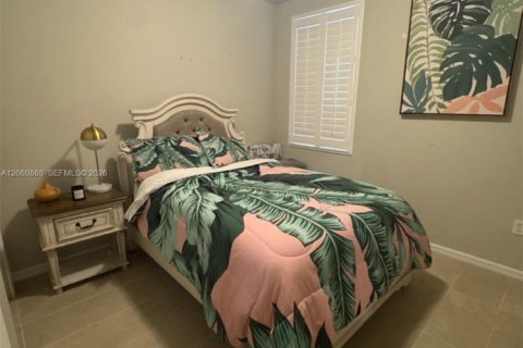 House in Clermont, Florida 3 bedrooms № 2244257 - photo 9