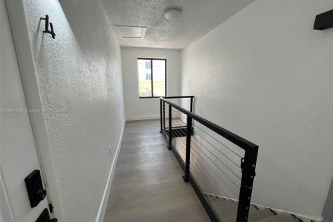 Commercial property in Miami, Florida 314.57 sq.m. № 1882439 - photo 19