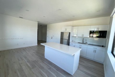 Commercial property in Miami, Florida 314.57 sq.m. № 1882439 - photo 5