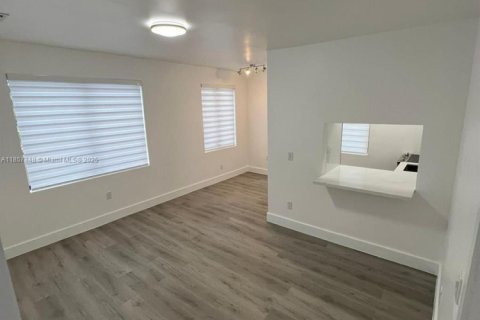 Commercial property in Miami, Florida 314.57 sq.m. № 1882439 - photo 20