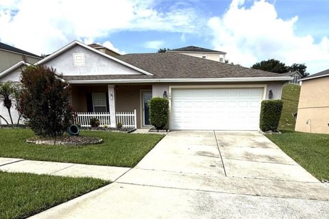 House in Clermont, Florida 3 bedrooms, 146.88 sq.m. № 2222269