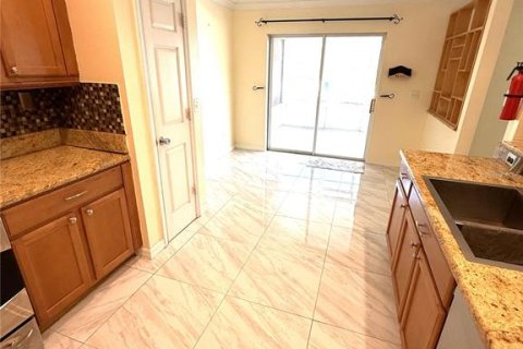 House in Clermont, Florida 3 bedrooms, 146.88 sq.m. № 2222269 - photo 10