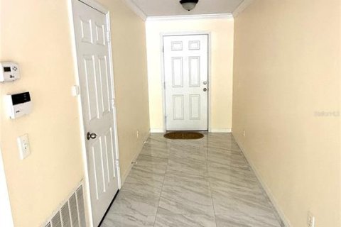 House in Clermont, Florida 3 bedrooms, 146.88 sq.m. № 2222269 - photo 4