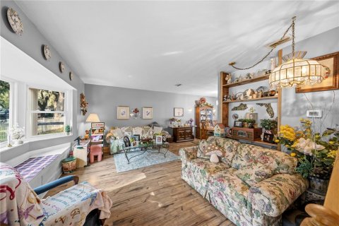 House in Ocklawaha, Florida 2 bedrooms, 151.99 sq.m. № 2122587 - photo 2