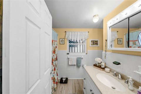House in Ocklawaha, Florida 2 bedrooms, 151.99 sq.m. № 2122587 - photo 28
