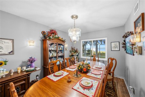 House in Ocklawaha, Florida 2 bedrooms, 151.99 sq.m. № 2122587 - photo 7