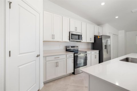 Condo in Lakewood Ranch, Florida, 2 bedrooms № 2428830 - photo 5