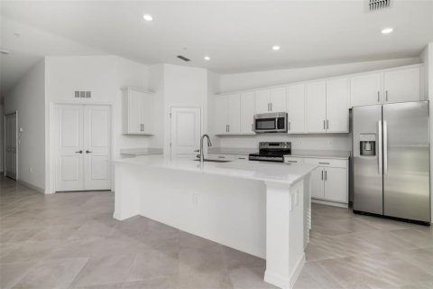 Condo in Lakewood Ranch, Florida, 2 bedrooms № 2428830 - photo 4