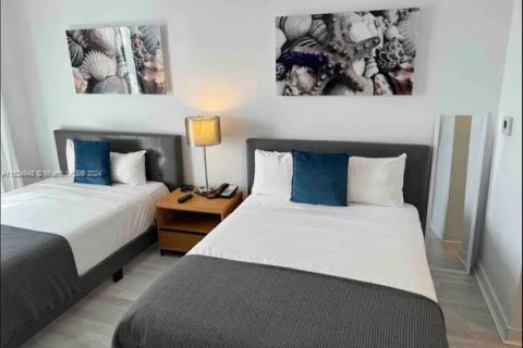 Condominio en venta en Hallandale Beach, Florida, 2 dormitorios, 95.69 m2 № 1764796 - foto 5