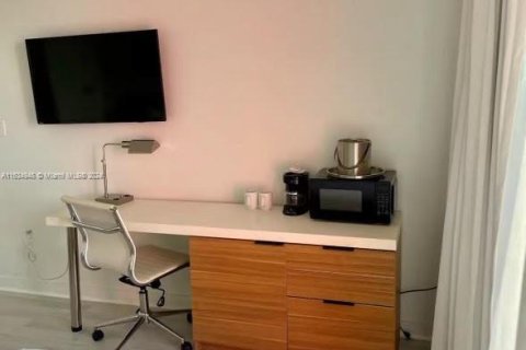 Condominio en venta en Hallandale Beach, Florida, 2 dormitorios, 95.69 m2 № 1764796 - foto 6