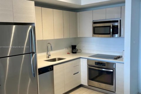 Condominio en venta en Hallandale Beach, Florida, 2 dormitorios, 95.69 m2 № 1764796 - foto 12