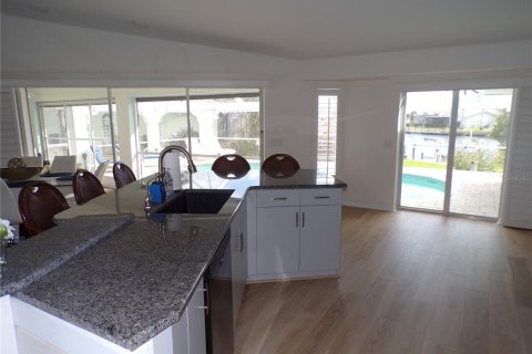 Villa ou maison à louer à Punta Gorda, Floride: 5 chambres, 242.94 m2 № 1771807 - photo 30