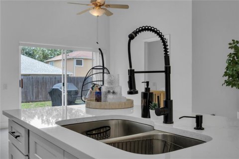 House in Orlando, Florida 3 bedrooms, 130.43 sq.m. № 1798631 - photo 21