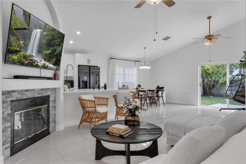 House in Orlando, Florida 3 bedrooms, 130.43 sq.m. № 1798631 - photo 12