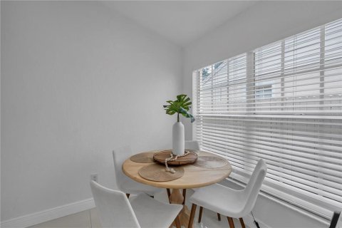 House in Orlando, Florida 3 bedrooms, 130.43 sq.m. № 1798631 - photo 17