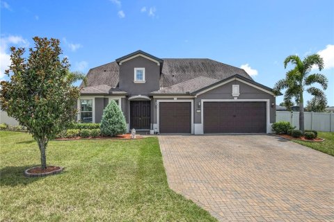 House in Orlando, Florida 4 bedrooms, 361.3 sq.m. № 2342656