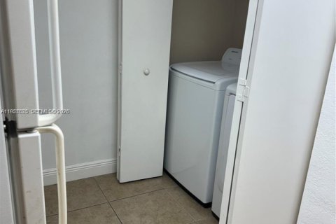 Condo in Coral Springs, Florida, 2 bedrooms  № 2020637 - photo 15