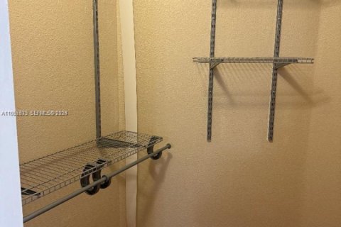 Condo in Coral Springs, Florida, 2 bedrooms  № 2020637 - photo 20