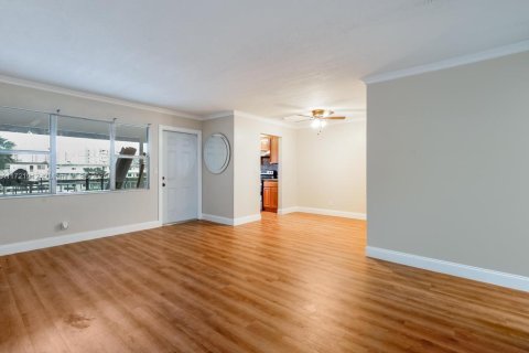 Купить кондоминиум в Халландейл-Бич, Флорида 2 спальни, 89.65м2, № 1478914 - фото 3